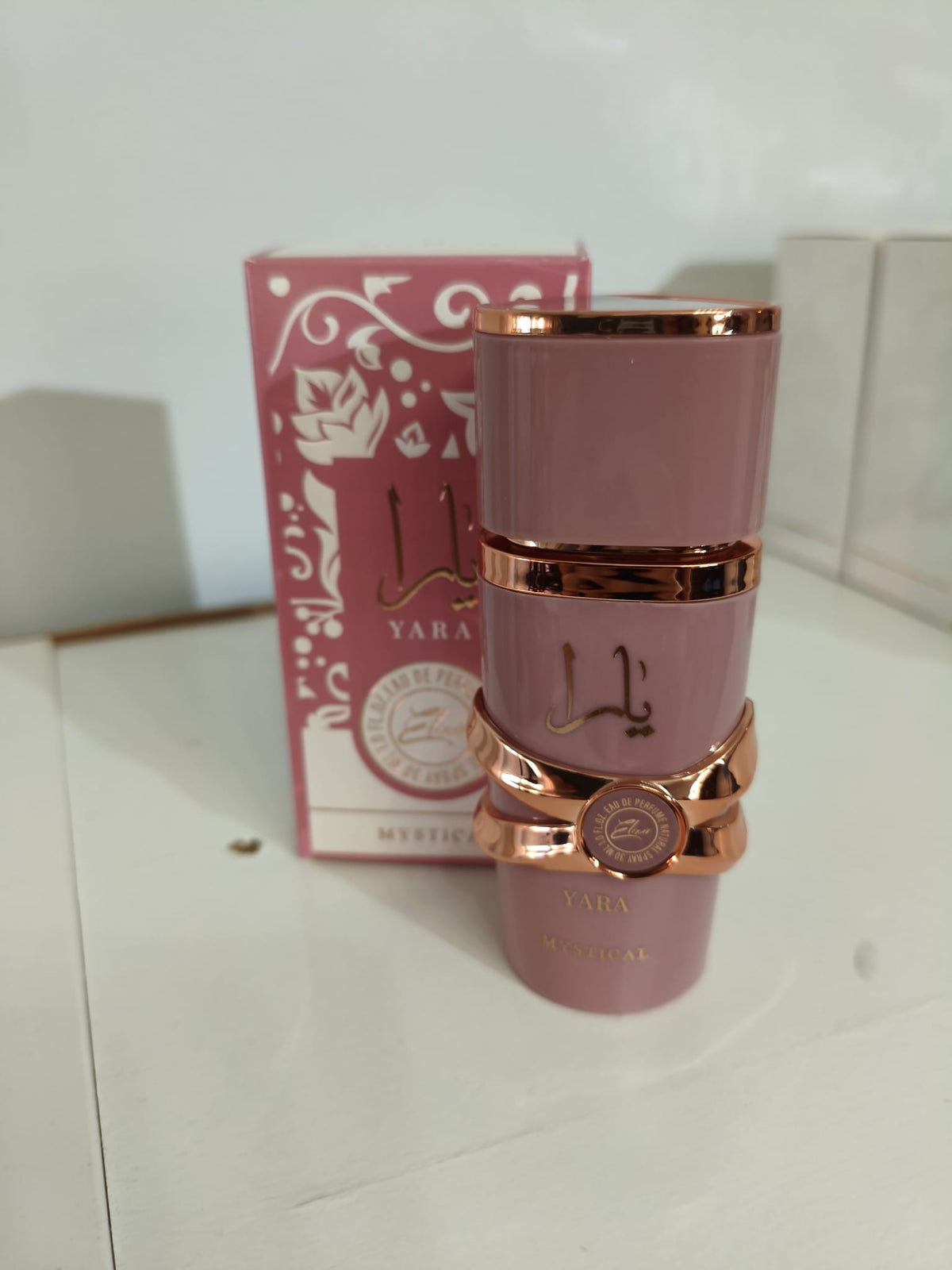 Perfume Yara Mystical de Lattafa (30ml) – Fragancia Viral Árabe Dulce y Cremosa ---