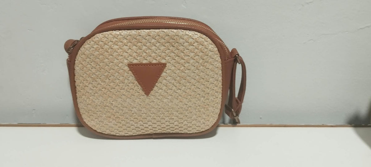 Bolso Bandolera Rafia Marrón con Logo Triángulo - Verano